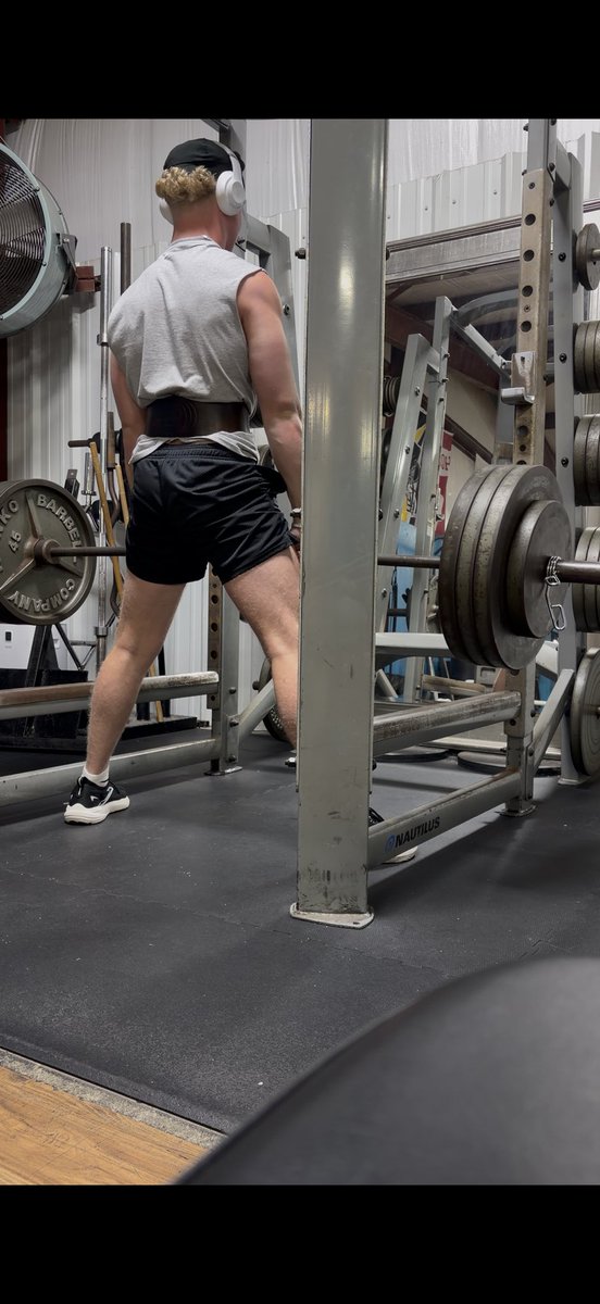 AustinSas12's tweet photo. Missed yesterday’s football lift and rack pull session due to a baseball game. Still getting the work in on a Saturday night! ‼️💯
@HCSTigers 
@huron_football https://t.co/cqEnjFq4VL