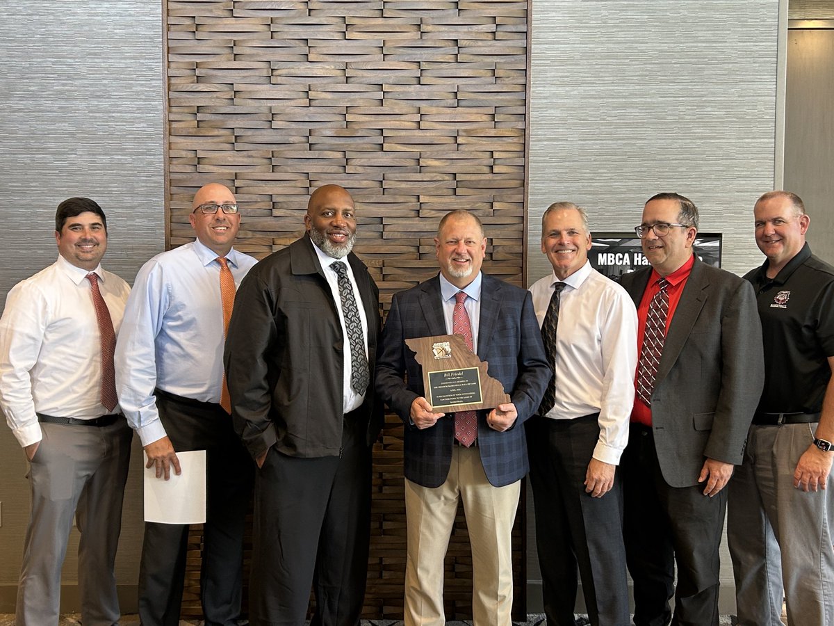 Fort Zumwalt South H.S. Boys Basketball Program tweet media