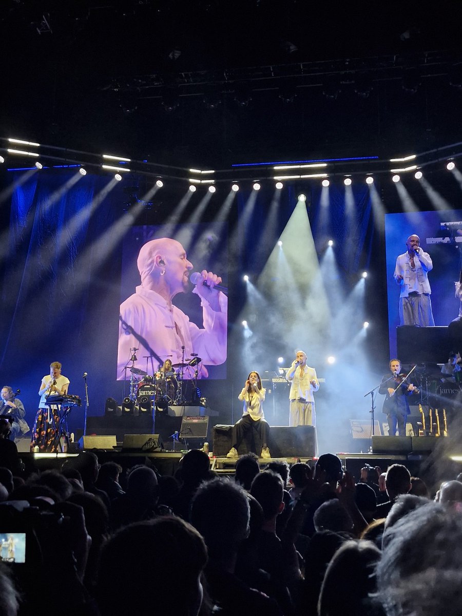 AlisonJSmith70's tweet photo. ❤️ @wearejames 🌼 @TheCoopLive https://t.co/19AI78ug80