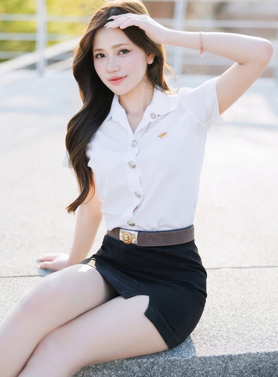 หลังหอมีเรื่อง tweet media