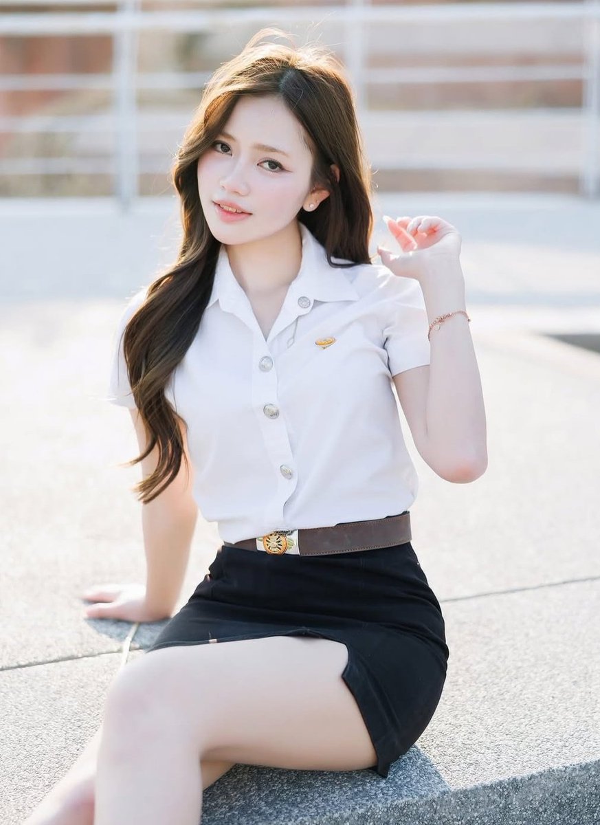 หลังหอมีเรื่อง tweet media