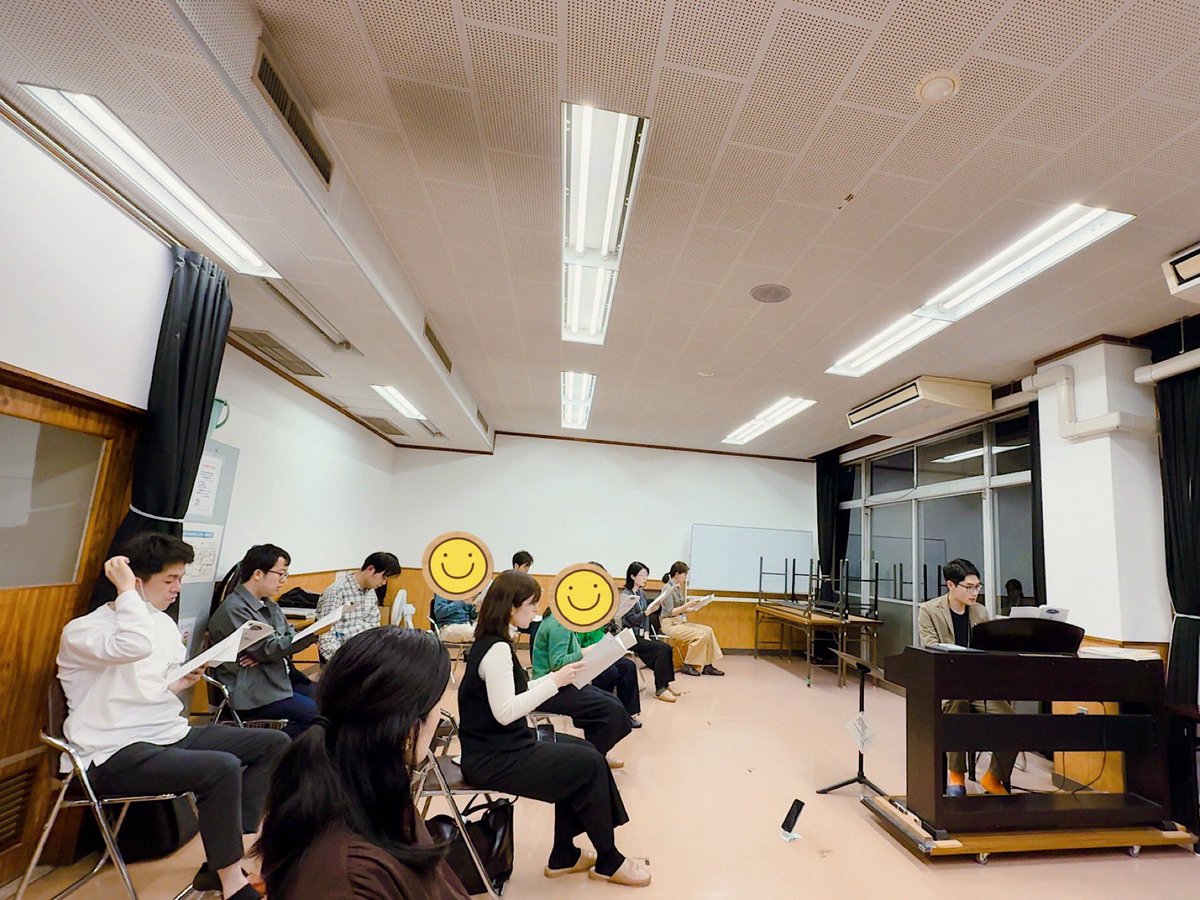 choir_lab's tweet photo. きのうは見学者2名をお迎えし、月に一度の土曜練習でした。
6月の合唱祭に向けて「こんな咲きかたもわるくない」「Csodafiú-szarvas（奇跡の鹿）」を練習中。
リズムや和音がきれいに重なるよう丁寧に合わせています。
見学はいつでも大歓迎です！
#合唱 #chorus https://t.co/PNjpeztd8E