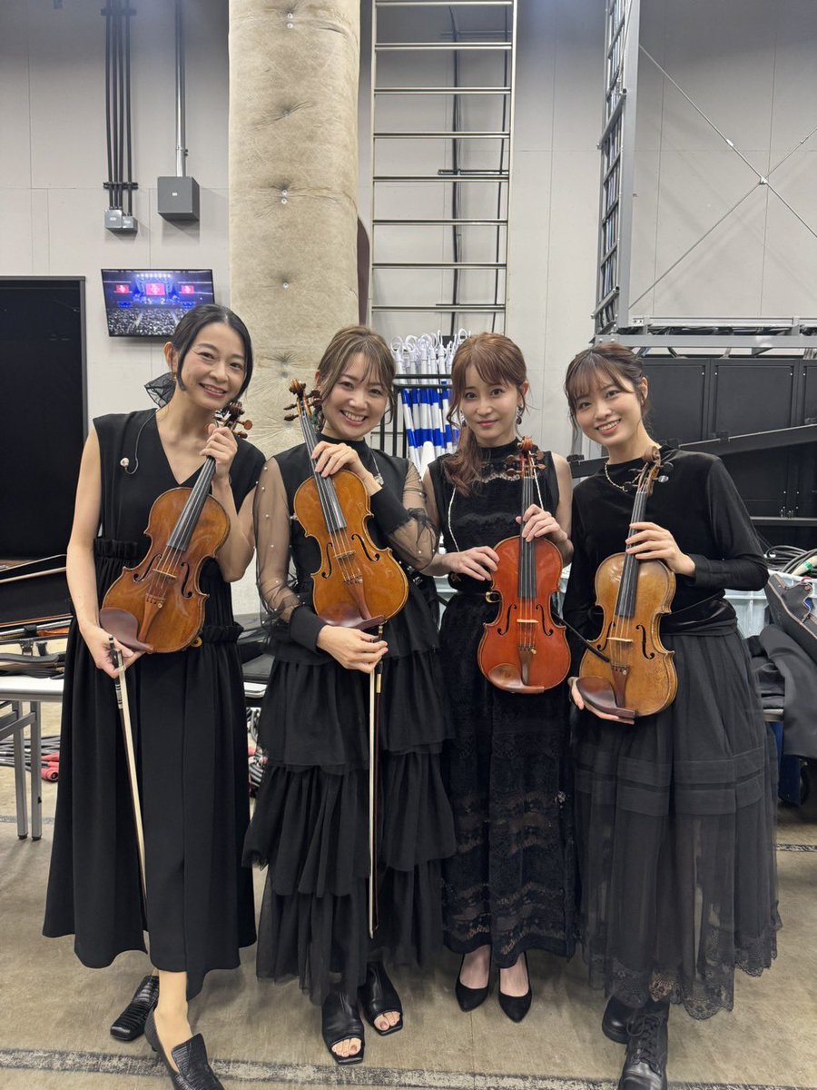 machi_okabe's tweet photo. TVアニメ放送30周年記念『名探偵コナン スペシャルコンサート2026』　Kアリーナ2daysでした！
2枚目は一緒に1stを弾いてくれた、りのちゃん🎻3枚目は2ndチームほのちゃん、ゆきちゃんも一緒に😍
次は神戸〜⚓️

#名探偵コナン #名探偵コナンハイウェイの堕天使 #コナンコンサート https://t.co/BhBPRJvi0Q