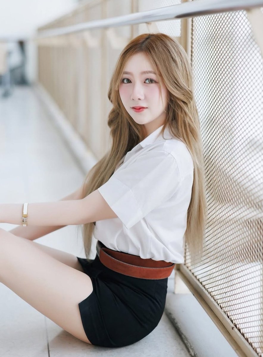 หลังหอมีเรื่อง tweet media