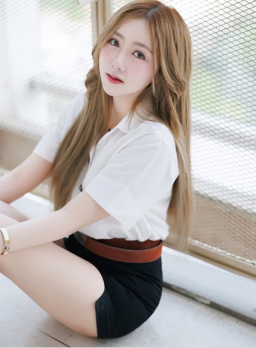 หลังหอมีเรื่อง tweet media