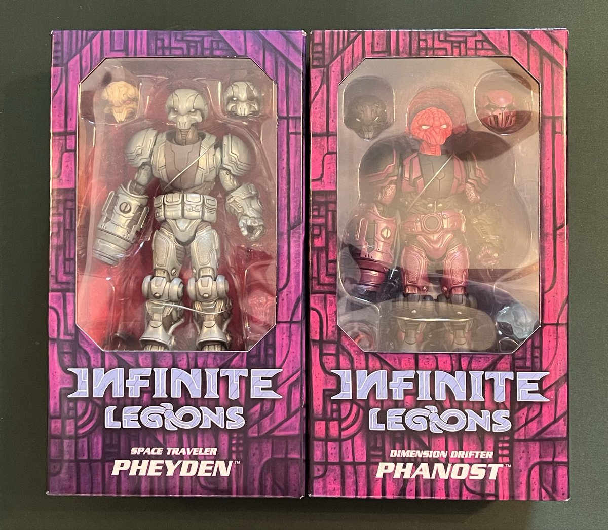 RobertCousland's tweet photo. Cosmic Legions OxKrewe: Book Two, Harrow Zone. 2週間前に到着しましたが、他の「異星人 Infinite Legions」が到着した今日まで箱を開けることができませんでした。Hylor Cryn &amp; Kogg are my favorites this set. 

#CosmicLegions #InfiniteLegions #Pheyden #Phanost https://t.co/oLWNbcX8RO