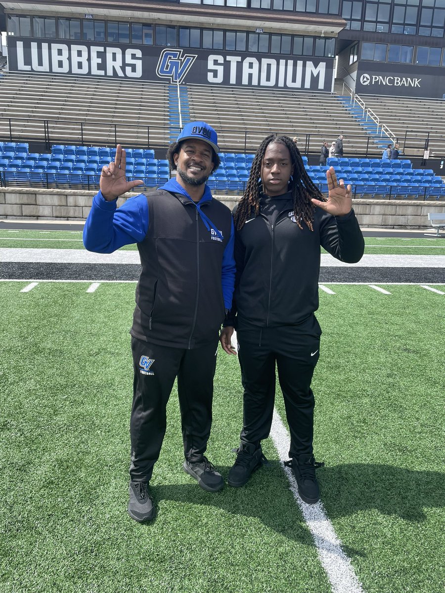 BraydinJ28's tweet photo. Had a great time at @gvsufootball thank you’ll for the opportunity, cant wait to to return!!! @CoachRush_CTFB @Detroit_CTFB @CoachDaws_ @CoachCulley_27 @TheD_Zone @MIexposure @CoachMacCarruth https://t.co/VpyGt4pM2t