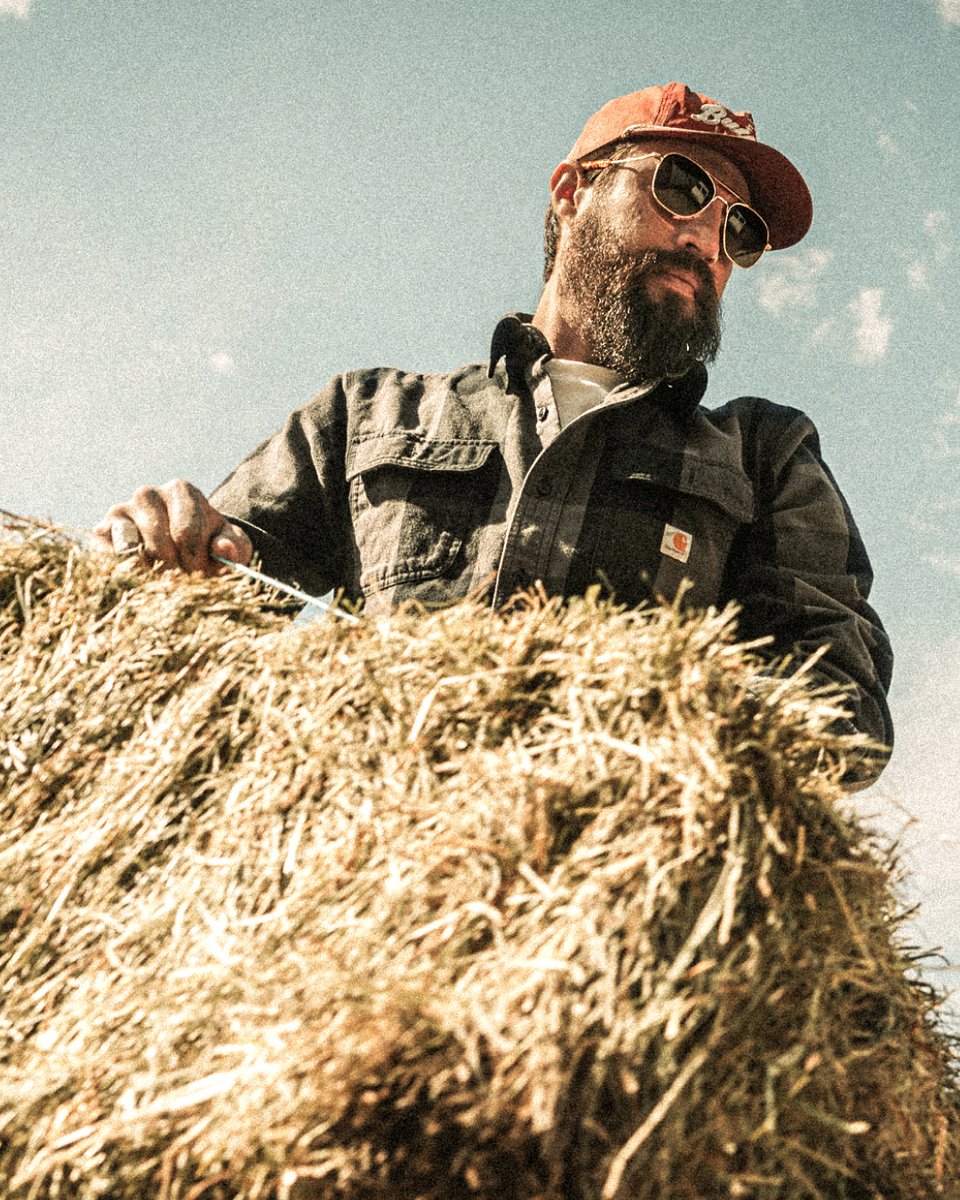 RandolphUSA's tweet image. Good style doesn’t need constant updating. It’s about finding something that works—across different days, different settings, and different versions of you—and sticking with it.

randolphusa.com 

#RandolphUSA #ClassicStyle #MensStyle #PremiumEyewear