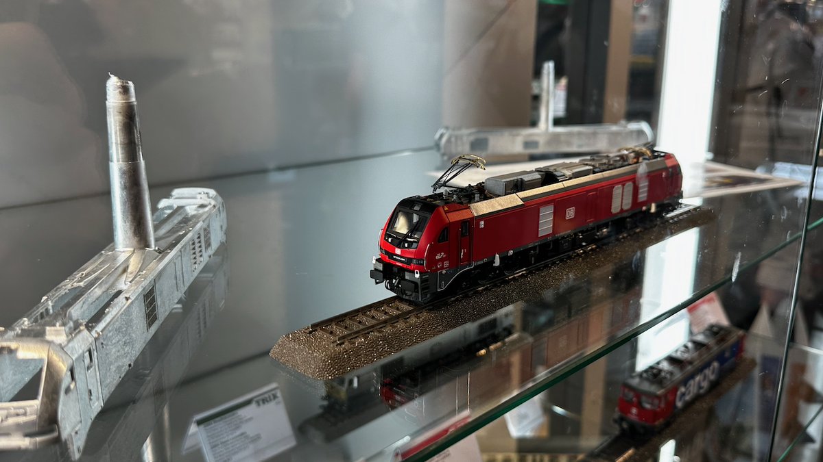 Modellbahn_Corp's tweet photo. Intermodellbau Marklin その3
#intermodellbau #intermodellbau2026 #鉄道模型 #Modellbahn
#鉄道模型 #Modellbahn #ヨーロッパ型 #HOゲージ #Nゲージ
#ROCO #Märklin #FLEISCHMANN #BEMO #LGB #DCCサウンド https://t.co/FhAk4lqw5L