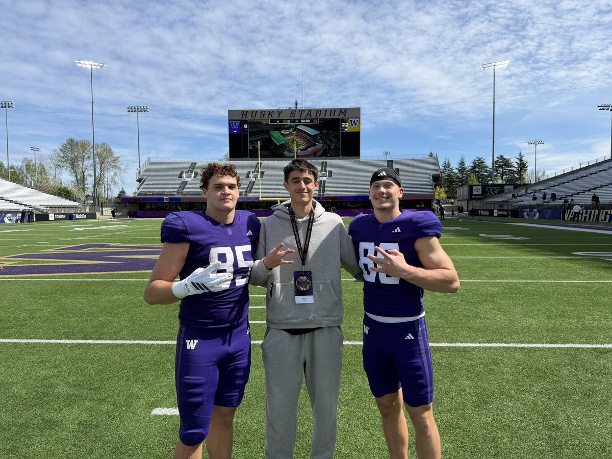 BrockEstes2028's tweet image. Thank @CoachCRAW  and @UW_Football for all the love today showing me around the amazing campus and facilities. And thank you  @CoachPaopao @RealMG96 @Coach_KC84  for all the love too, looking forward to seeing you guys this spring and summer and at a game next year!  #huskies