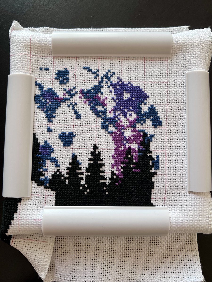 mijitarou's tweet image. 残り一段🔭🧙‍♂️🌌
やっとここまできた〜☺️

クロスstも四角い枠を導入して刺しやすくなりました🪡
埋まっていくのが楽しいけど刺し間違いが増えてきたから、やっぱり図案がプリントされてる方が簡単で良いなぁ🤔

#DiamondArtClub
#DAC
#ダイヤモンドアート