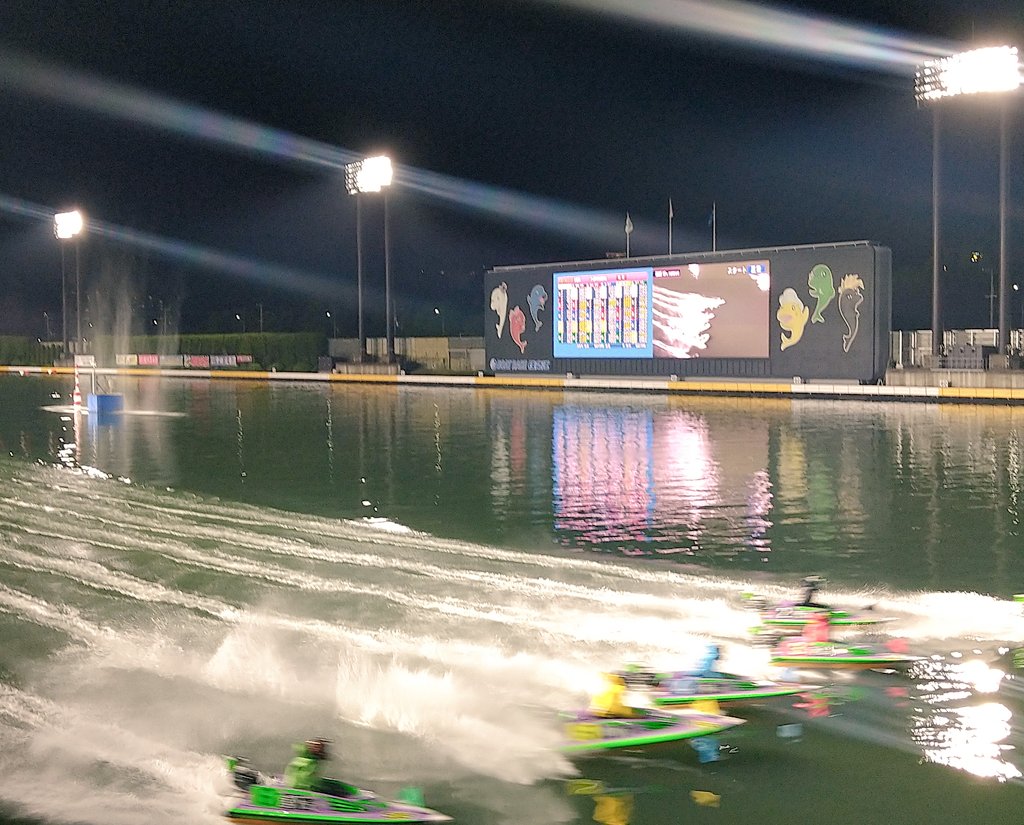 ◣mai◢ tweet media