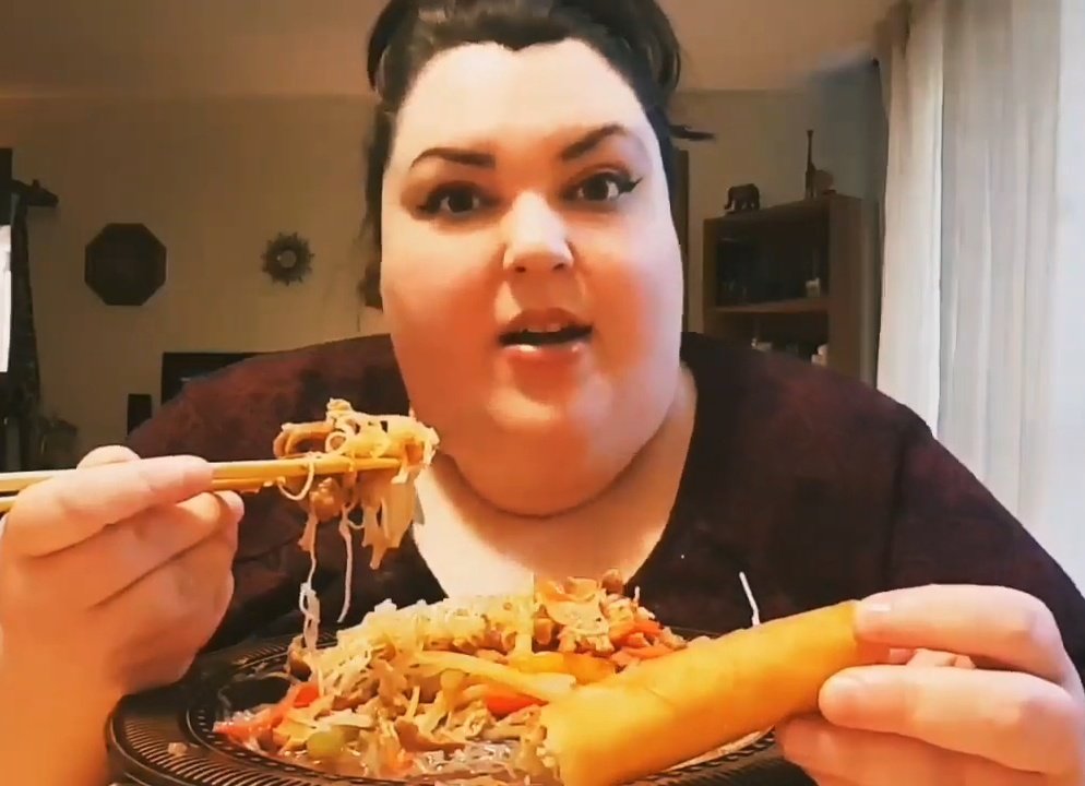 HellaLayzee's tweet image. Y'all remember the story #foodiebeauty told about her Nigerian lover , Paul the sneaky speedy Friend-fucker?🤣 Chantal used to be so entertaining. #deathfat #deadpool #gorlworld #mukbang #feederism