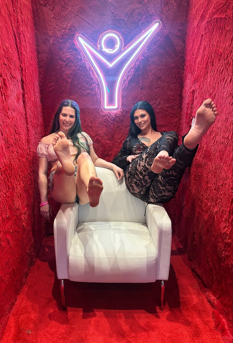 𝒫𝓇𝒾𝓃𝒸𝑒𝓈𝓈 𝒟𝑒𝑒 ❣️🔜 FETCON / FL Aug 3-10 tweet media