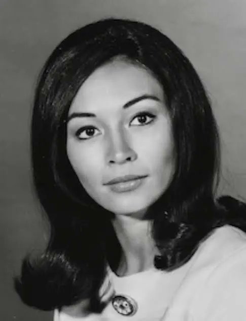 TCMCult's tweet image. Nancy Hsueh (February 25, 1941 – November 24, 1980) 
 Love is a Many Splendored Thing (1967)  Hunt (1962), Cheyenne Autumn (1964), and Targets (1968).
She died of atherosclerosis in Portland, Maine on November 24, 1980, at just 39 years old. 
#TCMParty #Targets