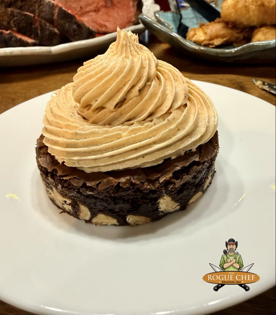 TheRogueChef417's tweet image. Peanut Butter &amp;amp; Chocolate
Who’s in? 🙋‍♀️🙋🙋‍♂️

When you’re ready for the Private Chef Experience, contact us at TheRogueChef.com. 👨‍🍳

Let’s Go Rogue! 
#TheRogueChef 
#PrivateChef
#ThePrivateChefExperience 
#BransonMO #LetsGoRogue