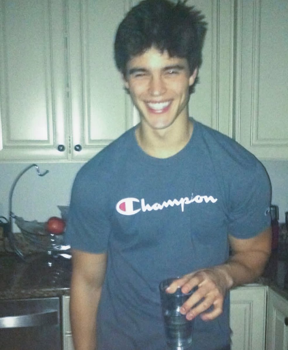 poppy 🦋 tweet media