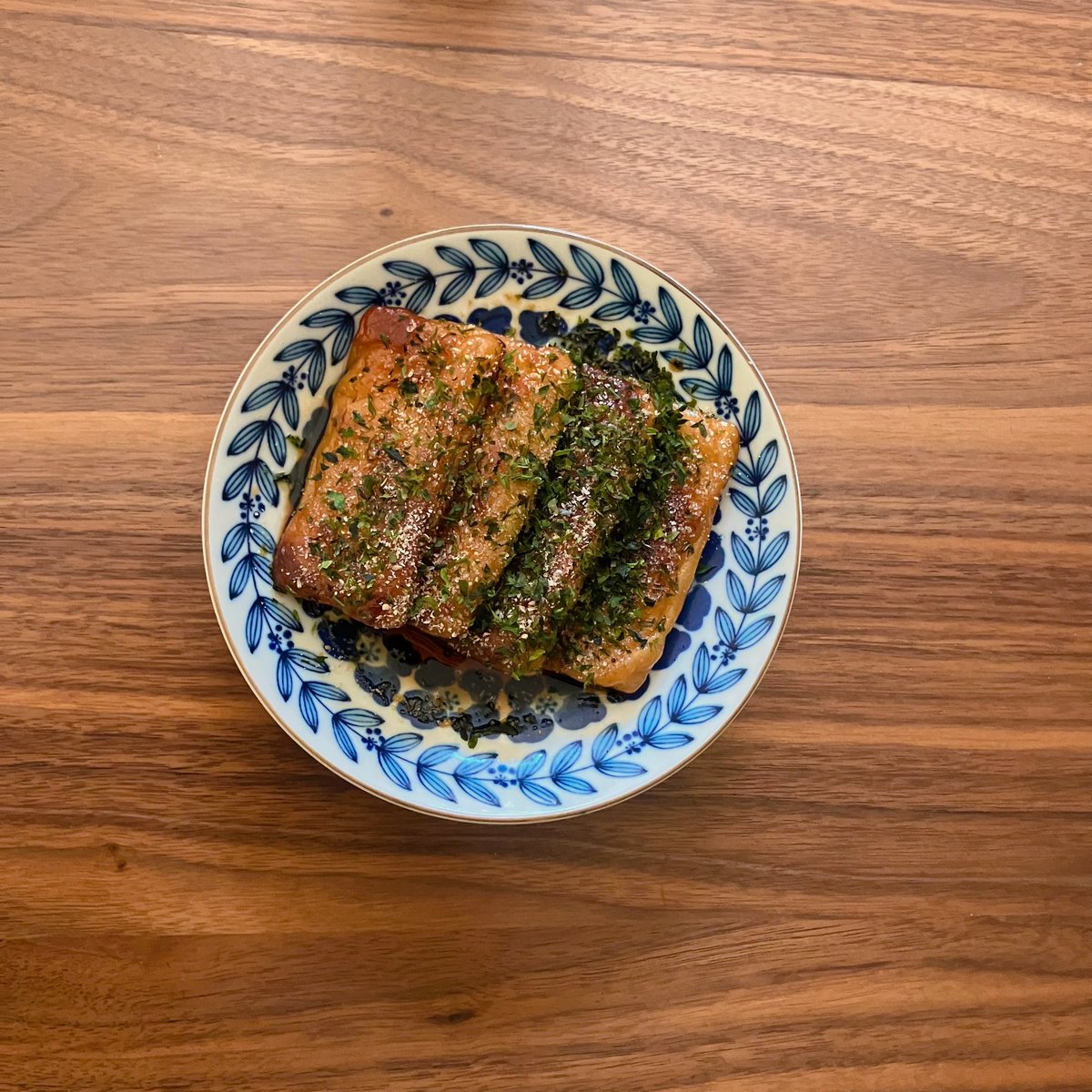 あーし今の仕事辞めて聡実くんが狂児とどうなりたいのか、どうなったら幸せなのかについて考えたいわ(なんかリュウジがパッケージのモチッとした美味しい何かを甘辛くしたやつ