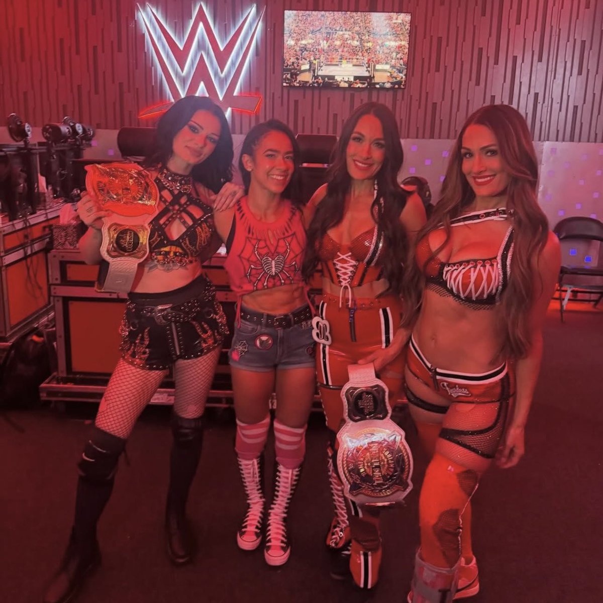 tiff ☀️ tweet media