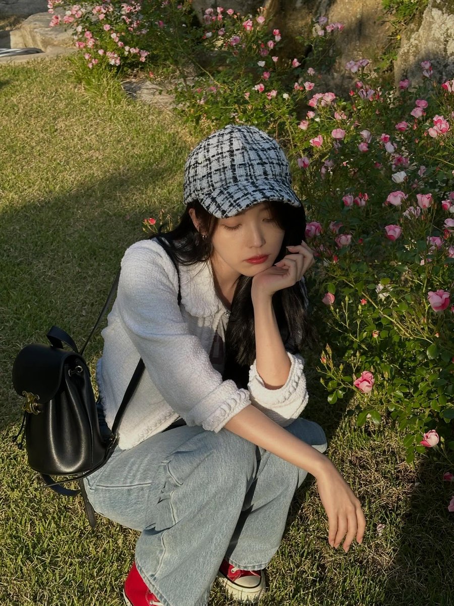 IUstagram tweet media