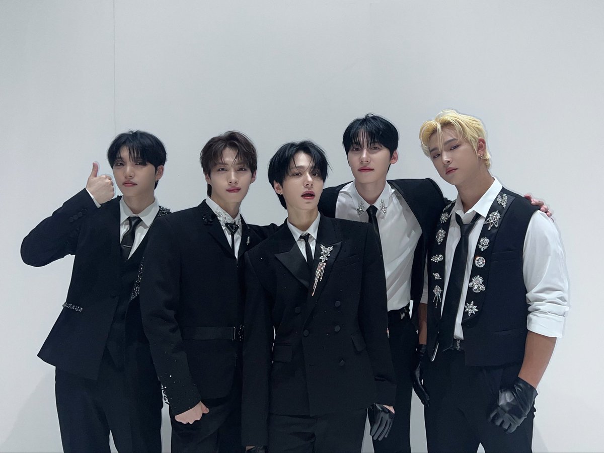 shinytomoon's tweet photo. oneus 🌏🙂‍↕️ https://t.co/KLU0CQDaUS