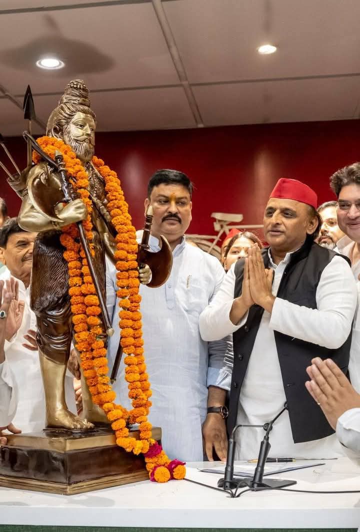 भगवान विष्णु के 'आवेशावतार', भक्ति, शक्ति एवं विद्वता के शाश्वत प्रतीक, भगवान श्री परशुराम जन्मोत्सव की आप सभी को हार्दिक शुभकामनाएँ।