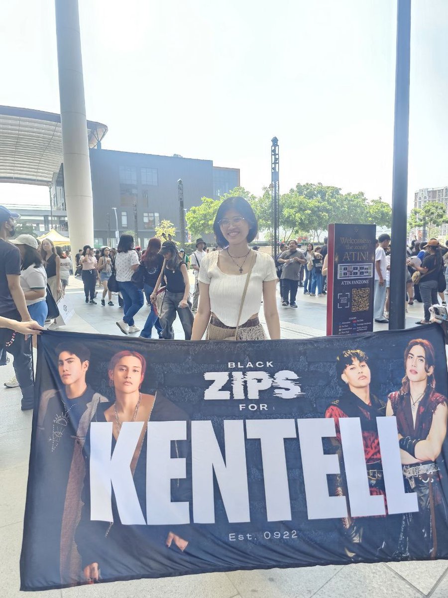 Black Zips ☆ tweet media