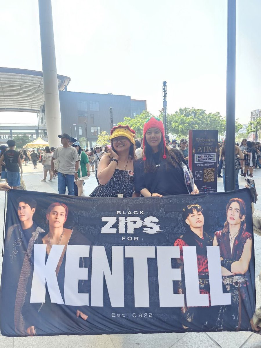 Black Zips ☆ tweet media