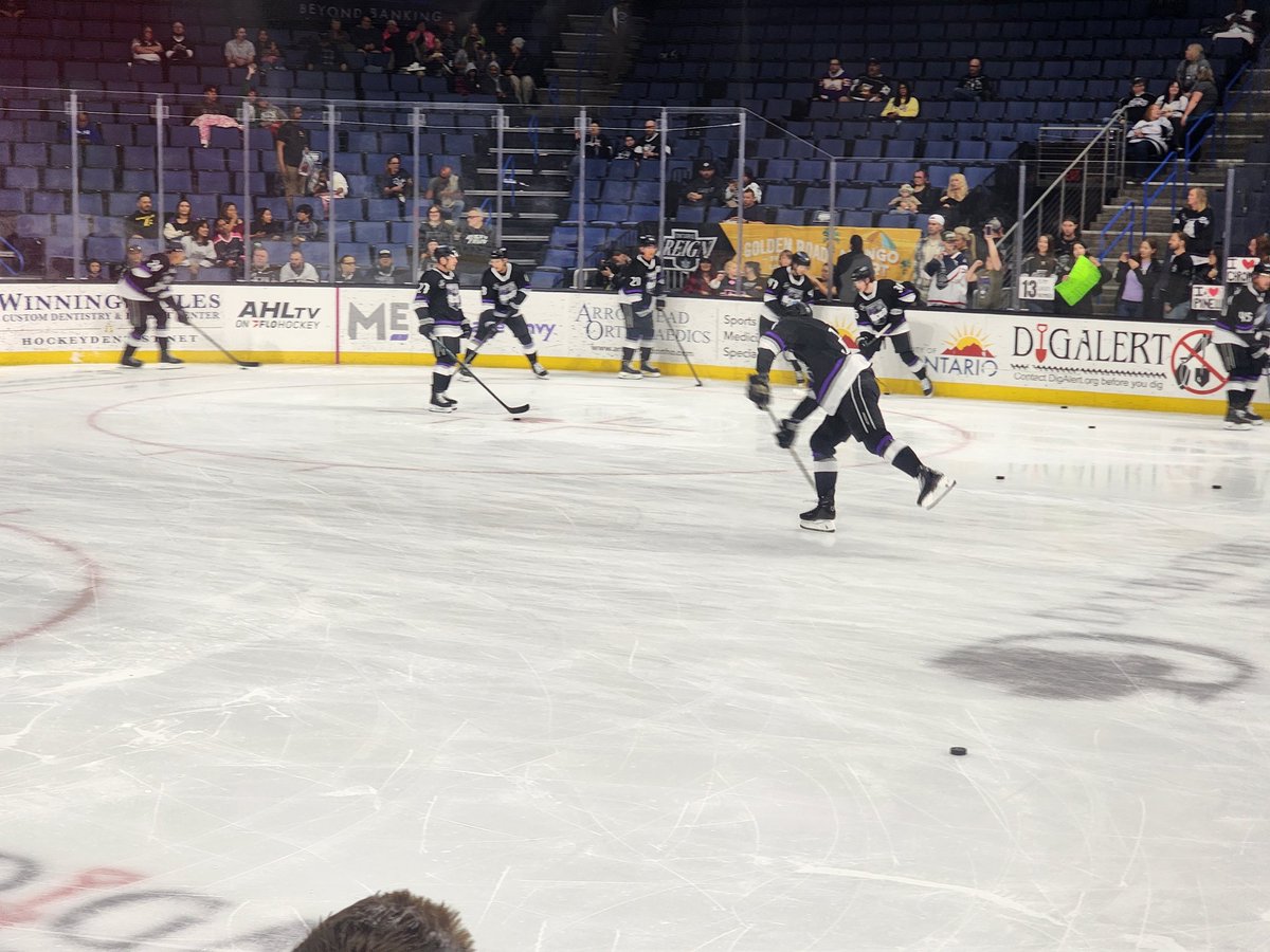 The_ArchAngel26's tweet photo. Pregame Warmies 
#GoReignGo https://t.co/ju1j42jmgS