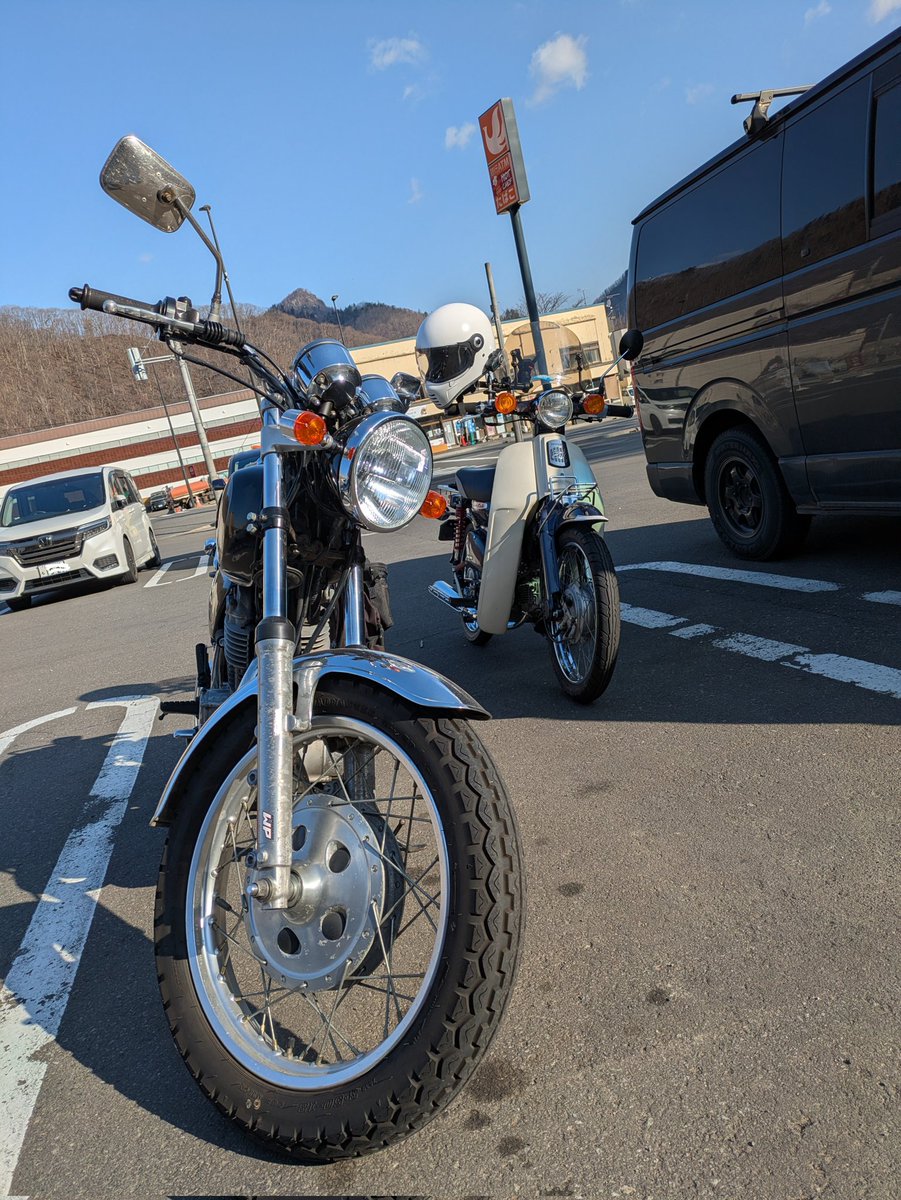 okasanSR's tweet photo. 朝活

#SR400
#スーパーカブ https://t.co/xxgu68YiQA