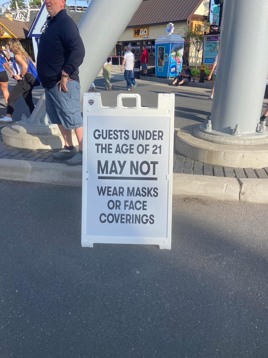 Frances17033's tweet image. @Hersheypark has a new policy banning all masks for people under the age of 21. 

So if you're COVID-informed and/or immune-compromised, you may want to find another amusement park for your family vacation. 

#COVID #COVIDInformed #LongCOVID