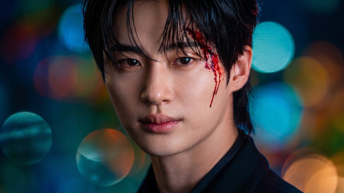 Good morning to Ian Bridgerton only~ 😍