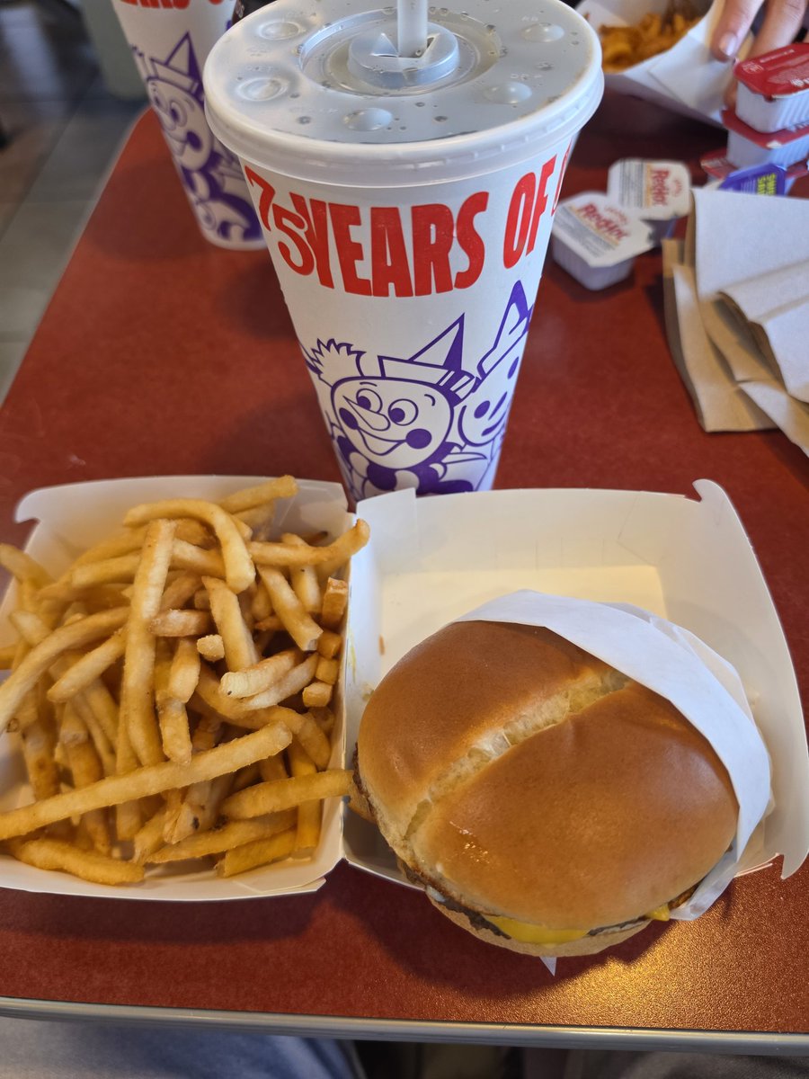 Crimstronic tweet media