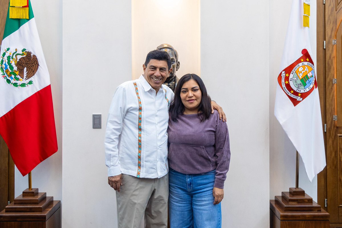 salomonj's tweet photo. Dialogamos y escuchamos a nuestras comunidades para construir bienestar. 🙌🏽
En la Casa del Pueblo recibimos a Laura Isabel Román Figueroa, presidenta municipal de Santiago #Suchilquitongo, con quien sostuvimos una reunión de trabajo para atender las necesidades de su gente y trazar acciones concretas.
La coordinación y suma de esfuerzos nos permiten avanzar con soluciones que impactan de manera directa en la vida de las familias oaxaqueñas. 🫱🏽🫲🏾