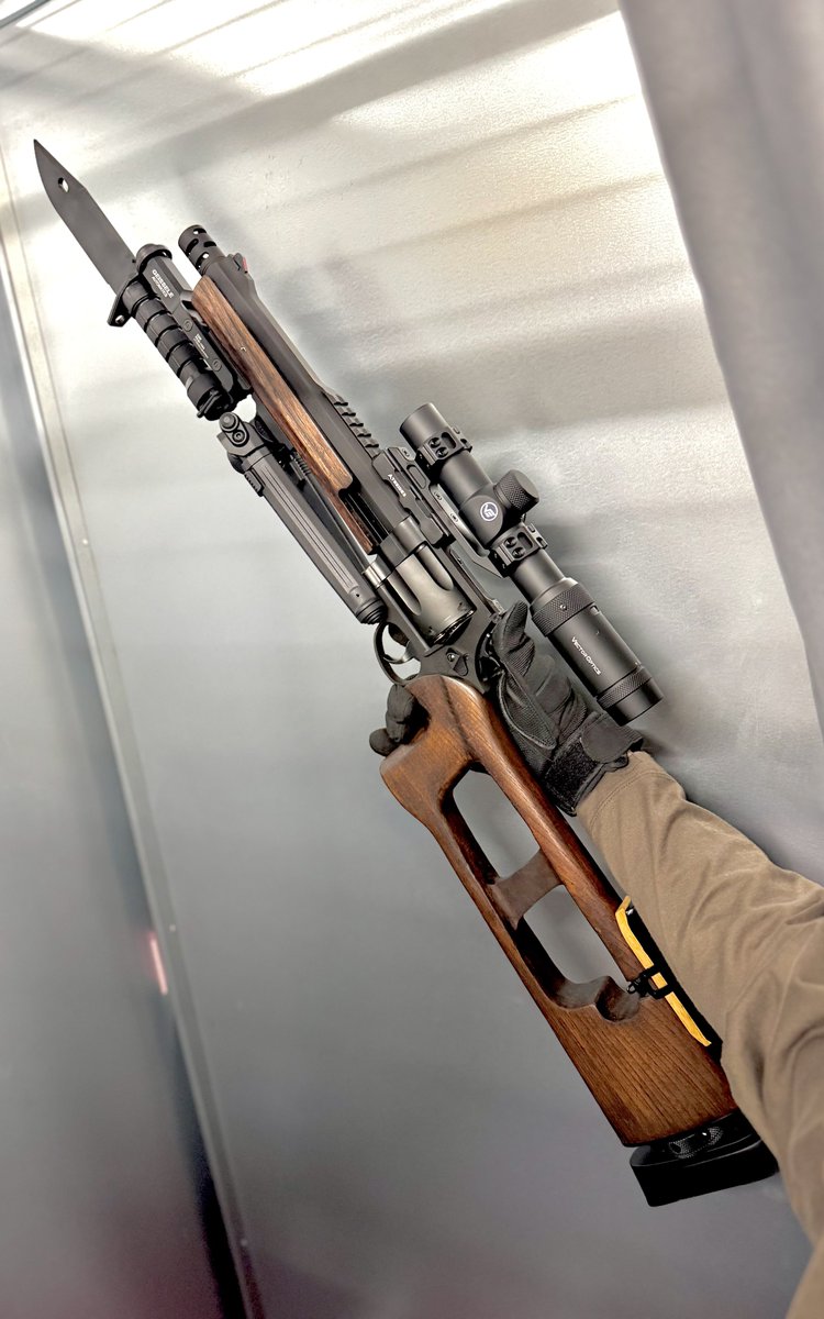 D_K_guns tweet media