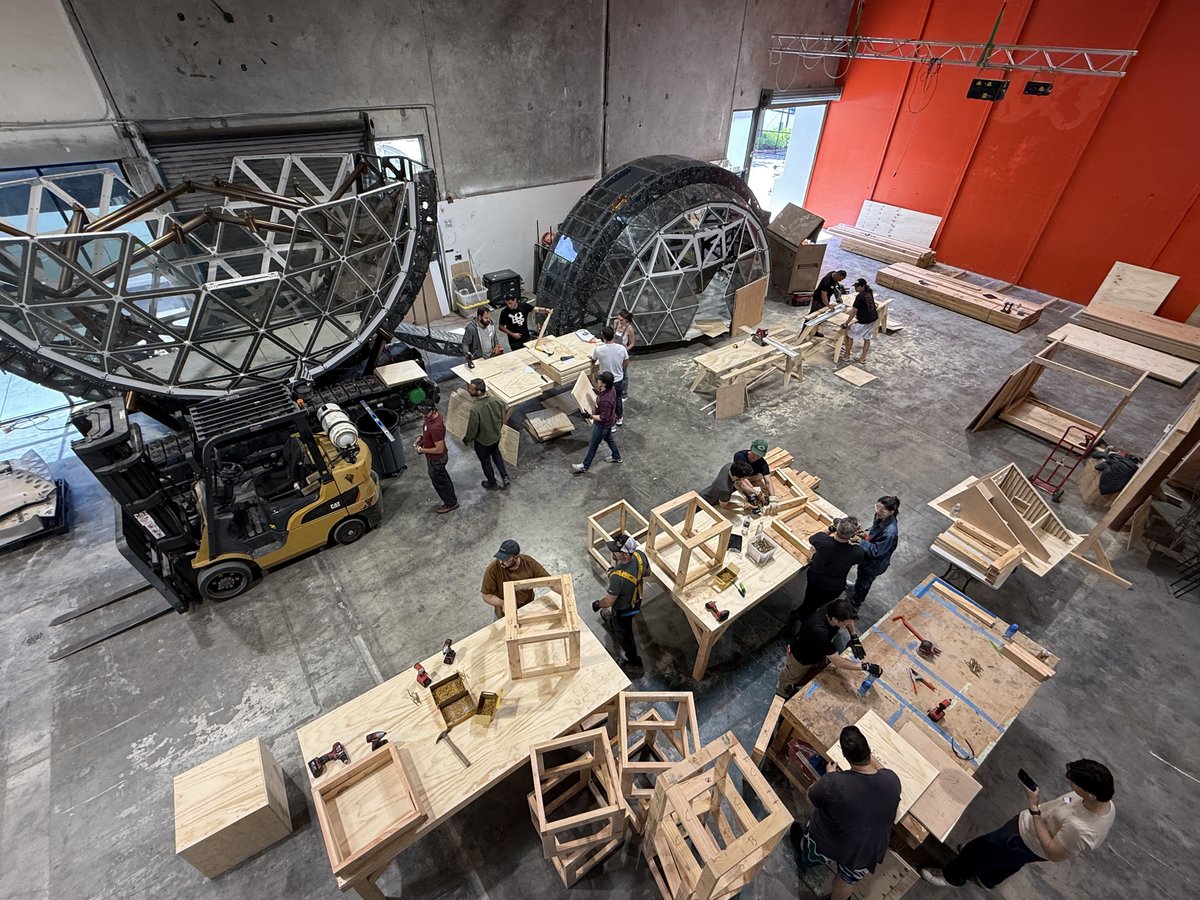 Yesterday I had the studio 100% clean and ready for the build to begin..... 
Today the first team is in and already absolutely cranking - it’s going to be nonstop for the next three months, then everything gets loaded onto massive trucks

This is going to be epic 👀