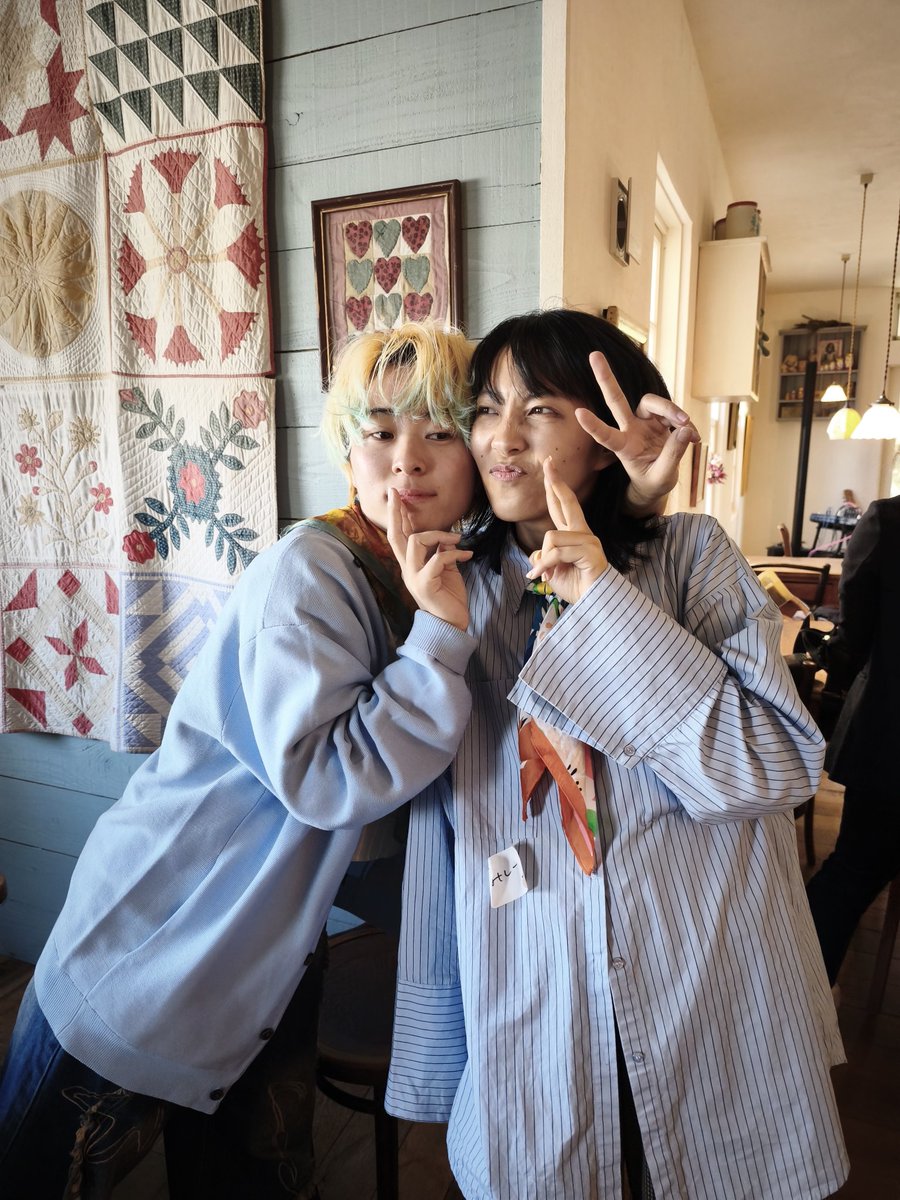 朝の生配信で毎日見ていた青色のキーボード、生で見れた〜😆
ミシエヌの２人はとっても素敵でした

#MisiiN
#ミシエヌ
#お茶会