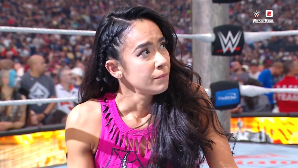 One screw, two screw. ∫ NOT @TheAJMendez. (@wiredbychoice) on Twitter photo 