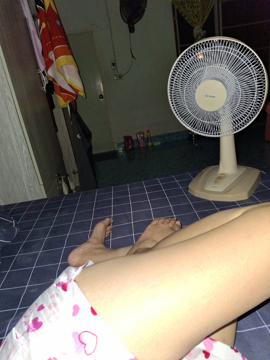 น้ำลายจัง..🙄😋 tweet media