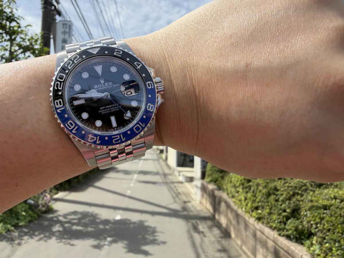 shochan9619's tweet image. 本日は朝から散髪に💈お供はGMTバットマン😙出社用の時計に愛用しているがオフでも使える💕ペプシ廃盤‥残念😢
#ロレックス
#GMT