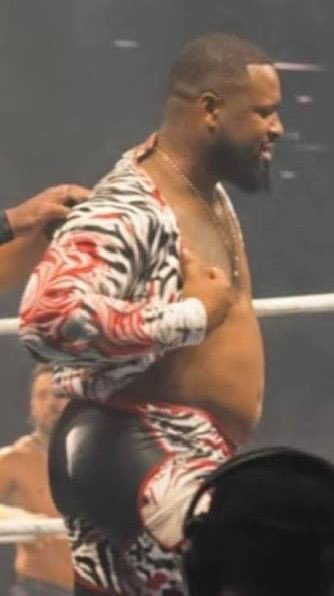 Two HEADS, One TABLE☝🏿☝🏽 tweet media