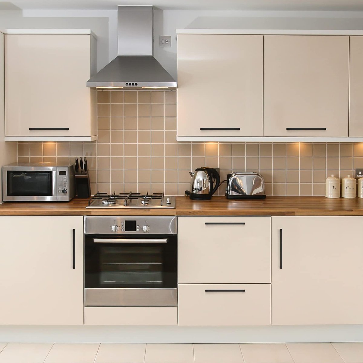 usstoneoutlet's tweet image. Add a sleek touch to your cabinets with our 10" Square Handle in stunning Matte Black! The perfect hardware to complete your New Orleans kitchen design.

zurl.co/j5aJ9 

#MatteBlack #cabinet #hardware #NewOrleans #USStoneOutlet