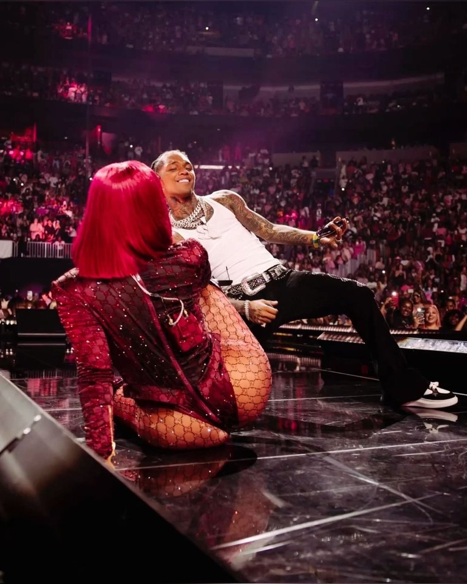 Hourly Minaj tweet media