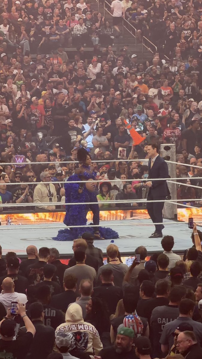 andclaws tweet media