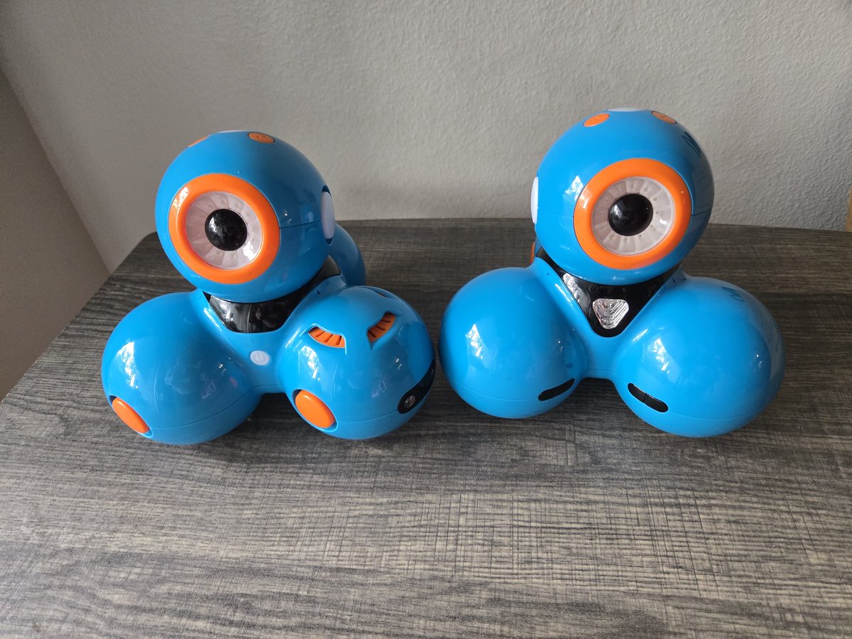 zees_pieces's tweet image. Wonder Workshop Dash Robot DA01 Blue Interactive STEM Toy Tested Works, No Cords

ebay.us/m/liktJ5

#coding #STEM #STEMtoys #codingforkids #robot