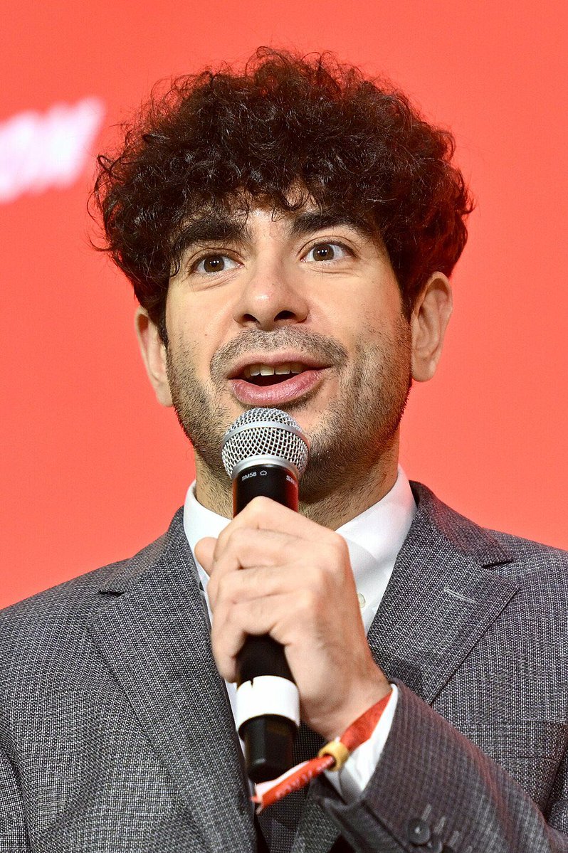 اظن مفيش انسب وقت غير ده لفرض الهيمنة الحقيقة و كسب صراع المشاهدات زي دلوقتي .. خسارة التعاقدات الكبيرة و سوء العروض الشهرية كفيلة تخلي توني خان يصنع من الايليت منتج حقيقي ينافس بشكل صريح .. متمناش من قلبي غير كل الشر لتريبل اتش