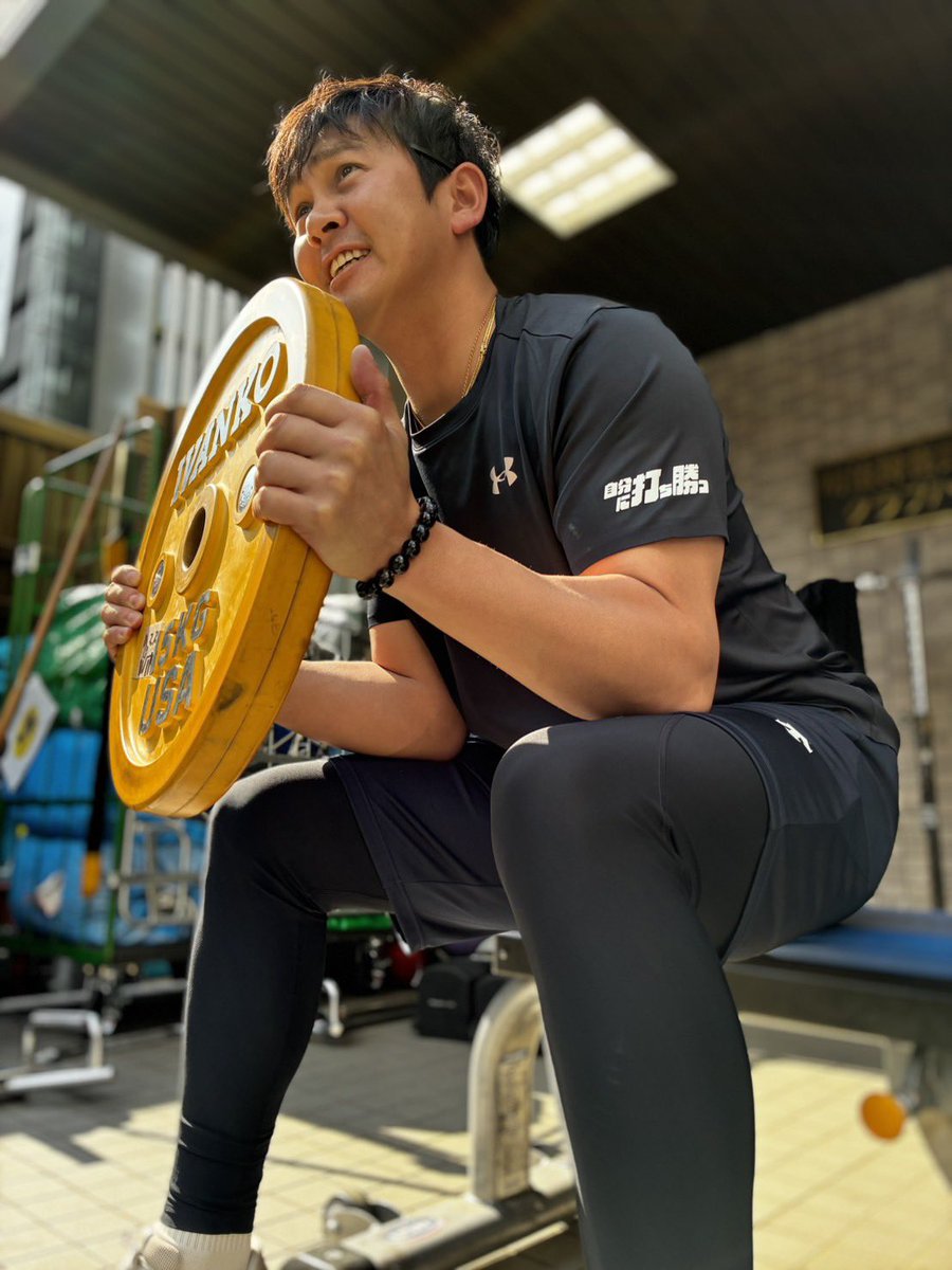 おはようございます。

 今月のNEW EMPOWER WORDは『自分に打ち勝つ』です。4月に入り新天地や新学期そして新しい事に挑戦する全ての皆様に贈る言葉とさせてもらいます✨

新しい事に挑戦する、
常に挑戦する我々にとって、
不安やプレッシャーと戦う事は、
避けても通れない道だと思います。