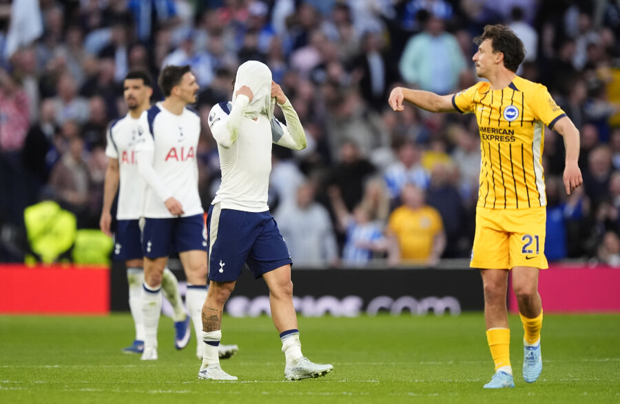 Sport24L57430's tweet image. „Tottenham” vėl prarado pergalę paskutinėmis minutėmis, kai išlygino „Brighton” 🙈⚽️ Įvykiai, kurie verčia susimąstyti! #Tottenham #PremierLeague
sport24.lt/sportas/futbol…