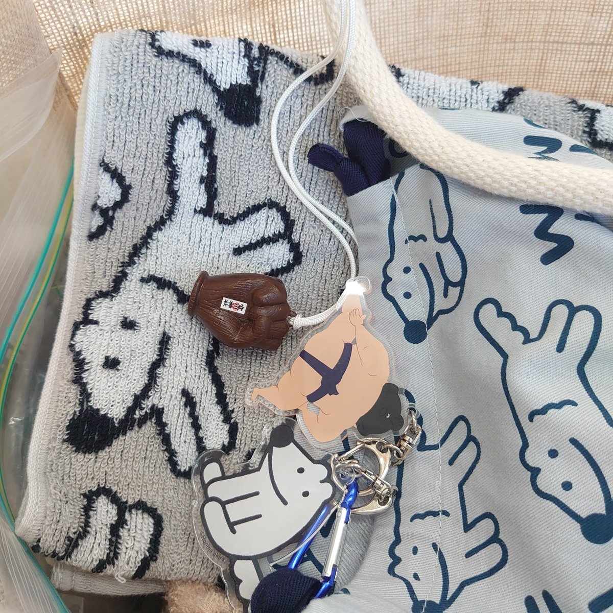 fftokyowolf's tweet photo. おはようございます。
いい天気！
だいぶ暑くなりそうですが(笑)

先々週ぐらいから
腰と言うか背中と言うか
調子が良くないので
おぢいちゃんテープ貼ってますwww

お稽古いってきます！ https://t.co/kD6TUb41fI