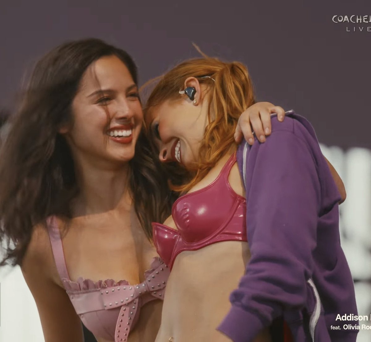 ThePopFlop's tweet image. Addison Rae brought out Olivia Rodrigo during her second weekend at Coachella.